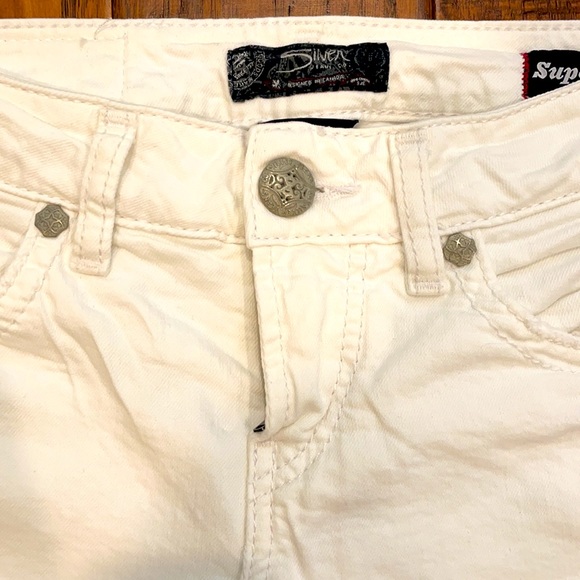 White high Capri jeans - sz W26, L24, super stretch - Picture 2 of 5